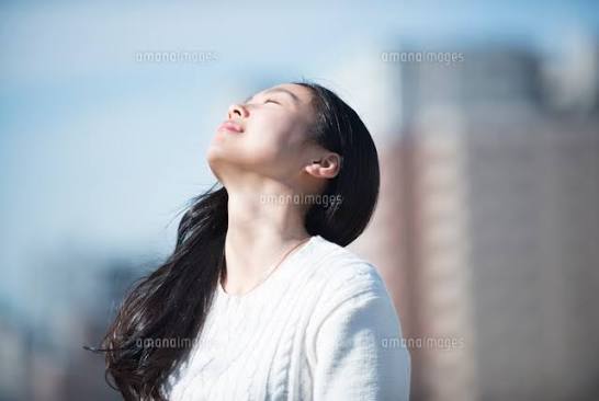 向いている